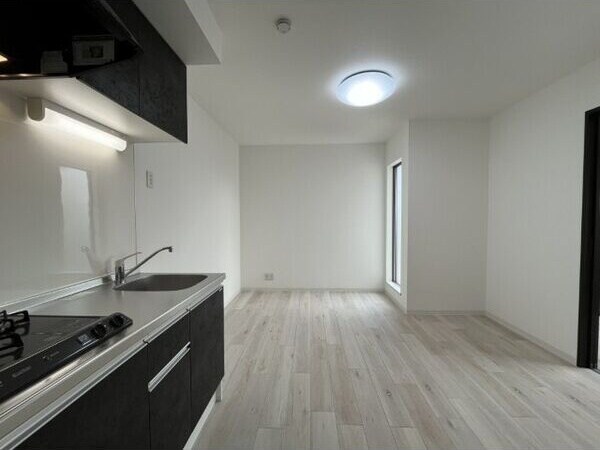 物件内観写真3　(リビングです)