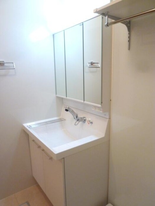 物件内観写真6　(使いやすい洗面所です)