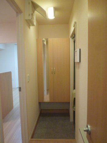 物件内観写真10　(落ち着いた玄関です)