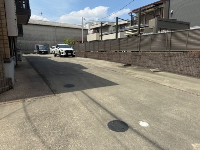 物件外観写真2　(駐車場があります)