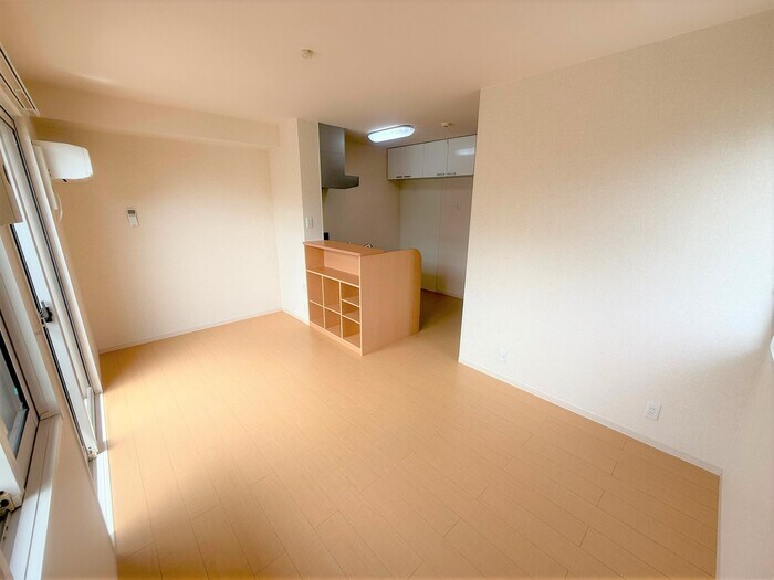 物件内観写真16　(内装は落ち着いています)