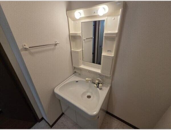 独立洗面台(使いやすい独立洗面台です)