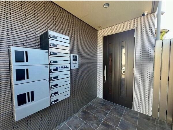 物件内観写真10　(ポスト、宅配ボックス完備)