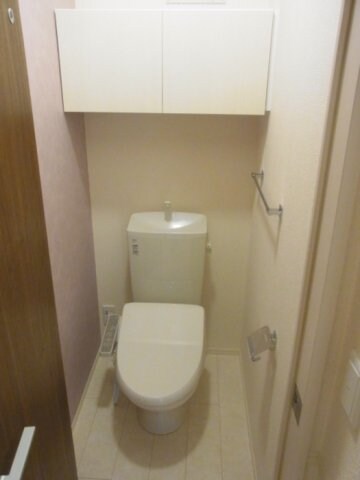 物件内観写真6　(シンプルで使いやすいトイレです)