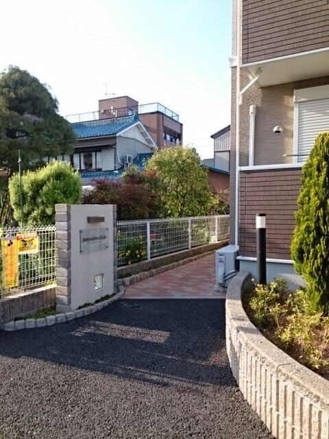 物件外観写真2　(建物の内部です)