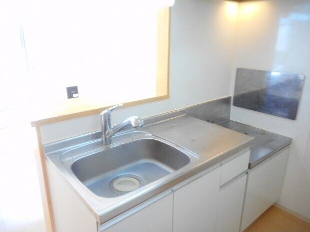 物件内観写真4　(使いやすいキッチンです)