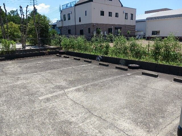 物件外観写真2　(カースペースがあります)