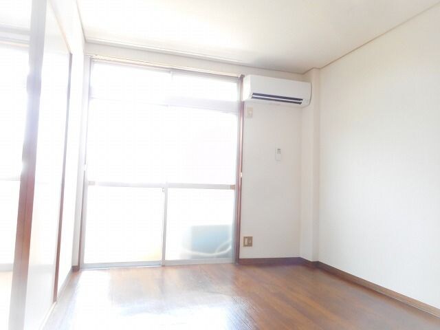 物件内観写真3　(使いやすい居間です)