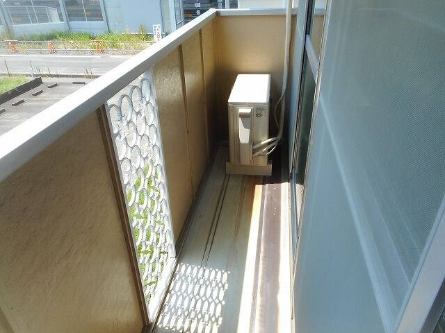物件内観写真12　(落ち着いた時間を過ごせるバルコニーです)