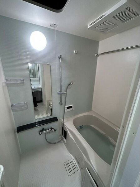 物件内観写真4　(落ち着いた空間のお風呂です)