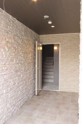 物件外観写真2　(エントランスです)