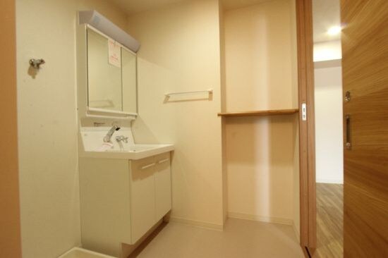 物件内観写真9　(陽当たり良好なバルコニーです)