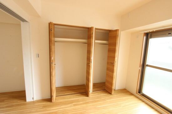 物件内観写真11　(便利な収納スペースです)