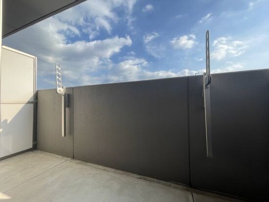 物件内観写真12　(バルコニーがあります)