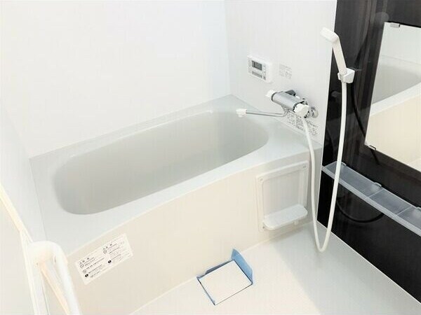 物件内観写真7　(お風呂です)