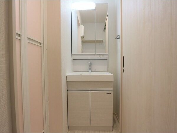 物件内観写真7　(スペースが確保できる洗面所です)