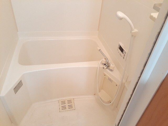 物件内観写真5　(お風呂です)