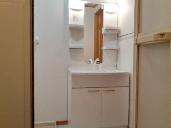 物件内観写真6　(使いやすい洗面所です)