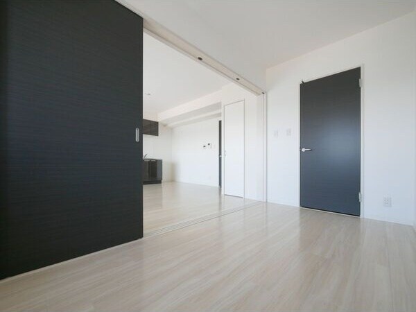 物件内観写真10　(使い勝手のいい寝室です)