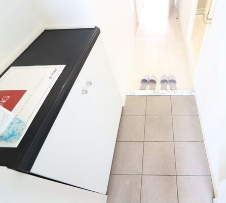 物件内観写真15　(収納もある玄関です)