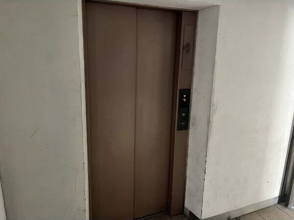 物件内観写真23　(エレベータです)