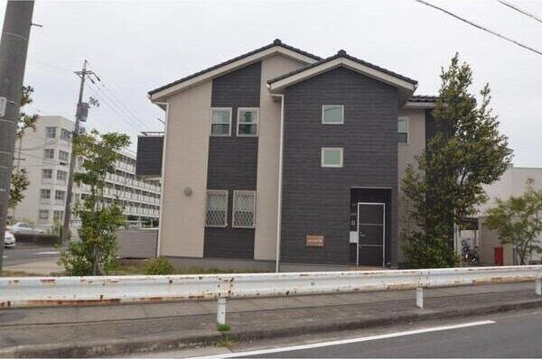 物件外観写真2　(建物外観を気になさる方へ、見た目の良い物件です)