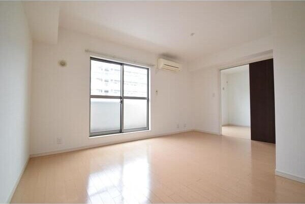 物件内観写真6　(使いやすい居間です)