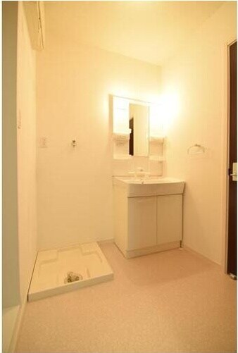 物件内観写真9　(スペースが確保できる洗面所です)