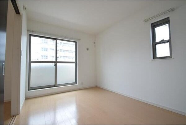 物件内観写真12　(きれいな洋室です)