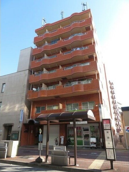 物件外観写真1　(落ち着いた雰囲気の外観です)