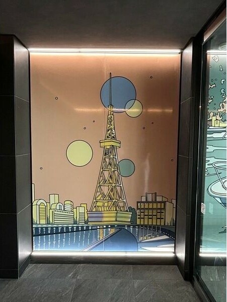 物件外観写真3　(ゆとりのあるエントランスです)