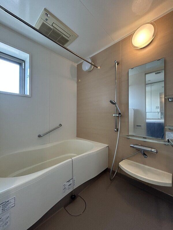 物件内観写真7　(落ち着いた空間のお風呂です)