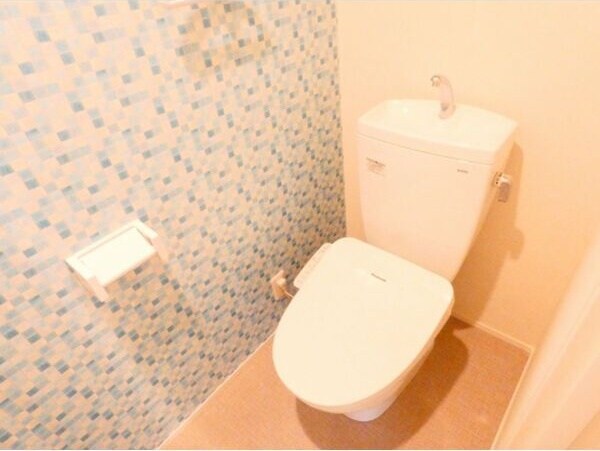 物件内観写真6　(シンプルで使いやすいトイレです)