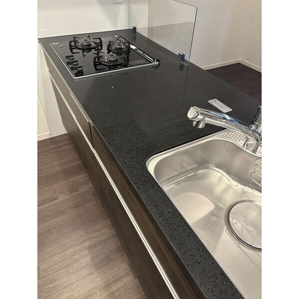 物件内観写真3　(お料理しやすいキッチンです)