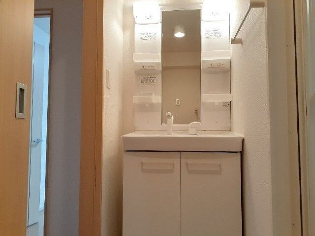 物件内観写真7　(忙しい朝には欠かせない洗面所です)