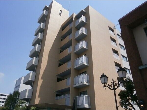 物件外観写真1　(外観もきれいです)