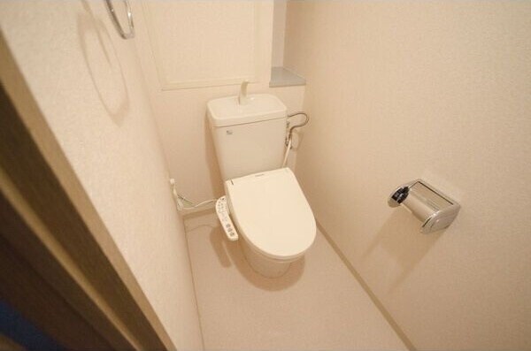 物件内観写真6　(トイレもきれいです)