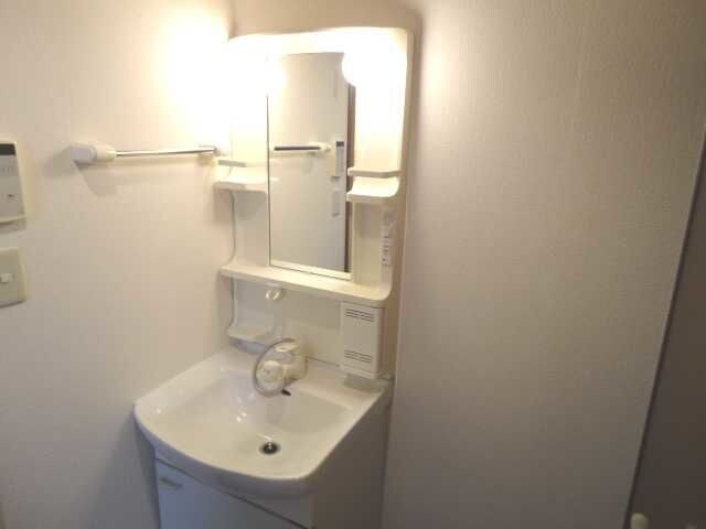 物件内観写真5　(洗面所です)