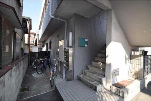 物件外観写真6　(毎日通るエントランスはこのようになっています)