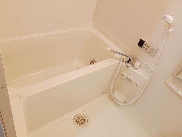 物件内観写真5　(コンパクトで使いやすいお風呂です)