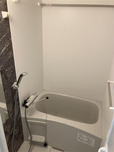 物件内観写真4　(日々の暮らしに欠かせないお風呂です)