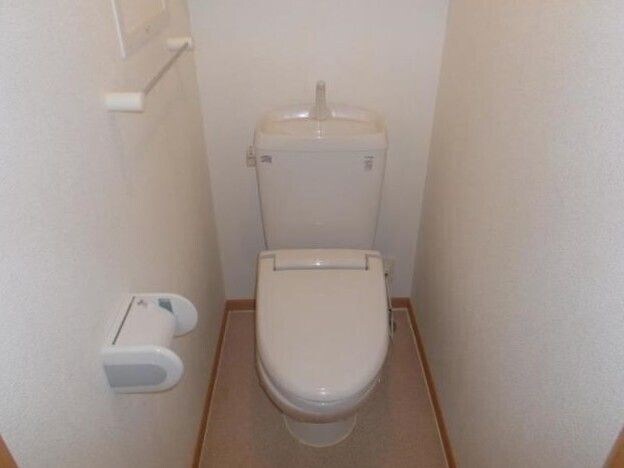 トイレ(コンパクトで使いやすいトイレです)