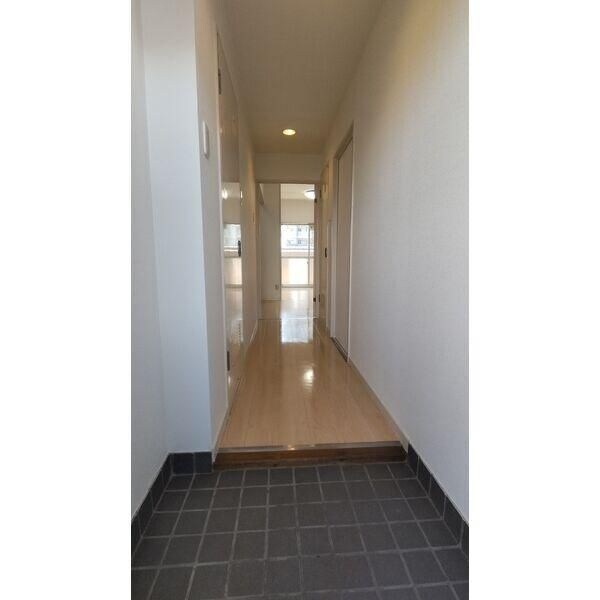 物件内観写真8　(毎日通る玄関はこちらです)