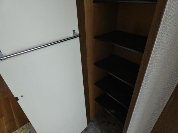 物件内観写真12　(収納があります)