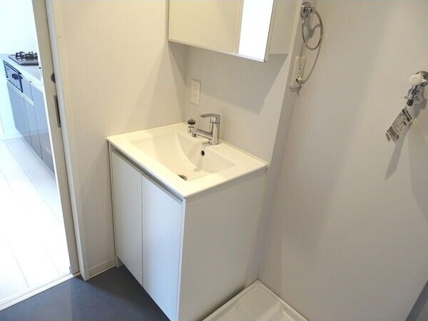 物件内観写真6　(独立洗面化粧台付き)