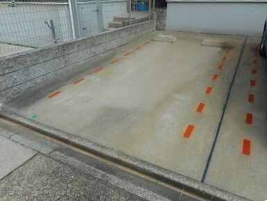 物件外観写真2　(駐車場完備です)