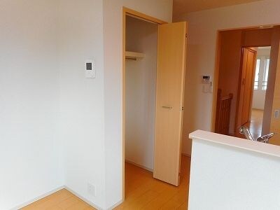 物件内観写真10　(たっぷりとした収納スペースです)