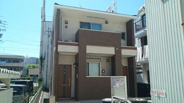 物件外観写真1　(外観もきれいです)