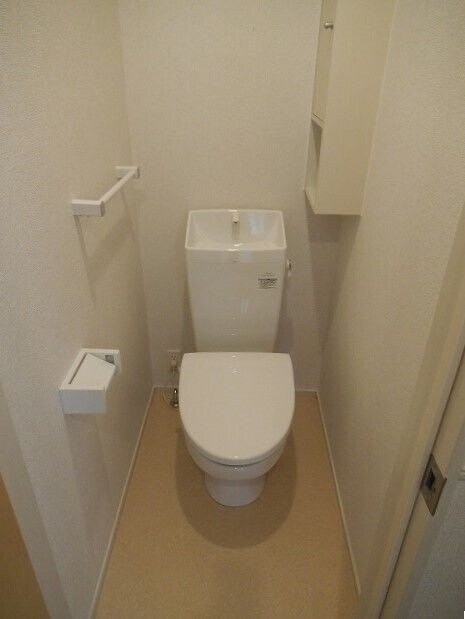 物件内観写真7　(清潔感のあるトイレです)