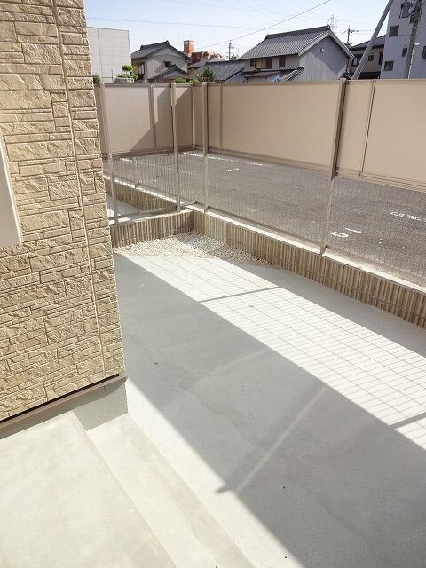 物件内観写真11　(テラスです)